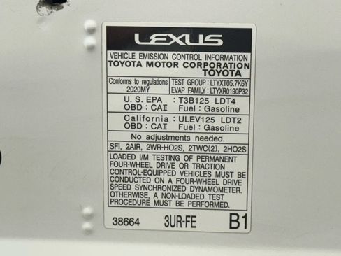 Used 2020 Lexus LX 570 4WD w/ 3rd Row & Luxury Pkg image 55