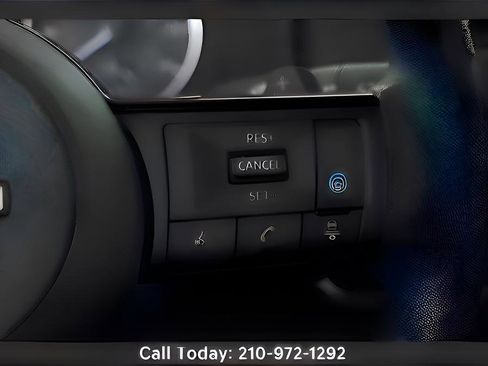 Used 2023 Nissan Rogue SV image 18