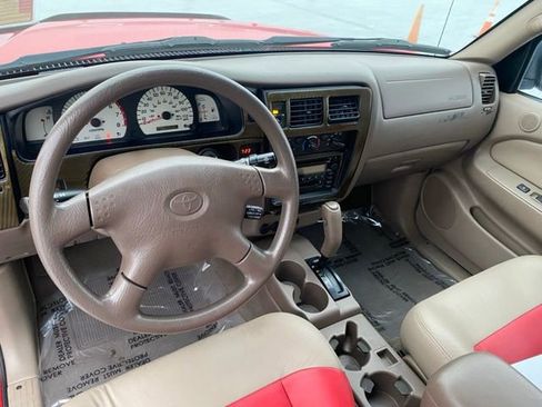 Used 2001 Toyota Tacoma PreRunner image 6