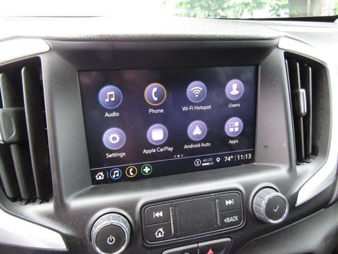 Used 2024 GMC Terrain SLT AWD/4WD image 16