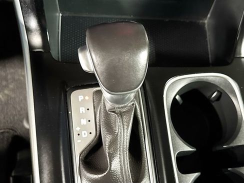 Used 2024 Kia Carnival LX image 16