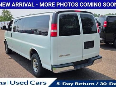 Used 2024 Chevrolet Express 3500 LT w/ LT Preferred Equipment Group RWD image 7