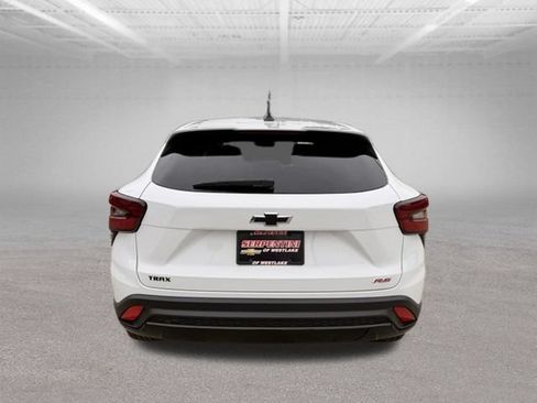 Used 2024 Chevrolet Trax RS FWD image 6