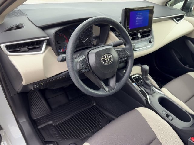 Used 2025 Toyota Corolla LE w/ Convenience Package FWD image 17
