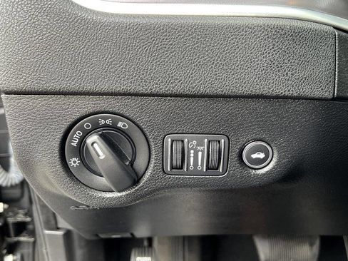 Used 2022 Dodge Charger SXT w/ Leather Interior Group image 25