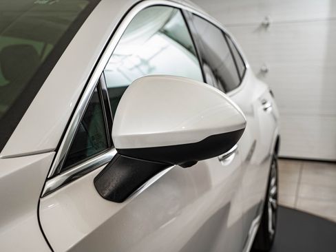 Used 2023 Buick Envision Avenir image 16