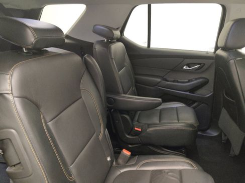 Used 2018 Chevrolet Traverse LT image 19