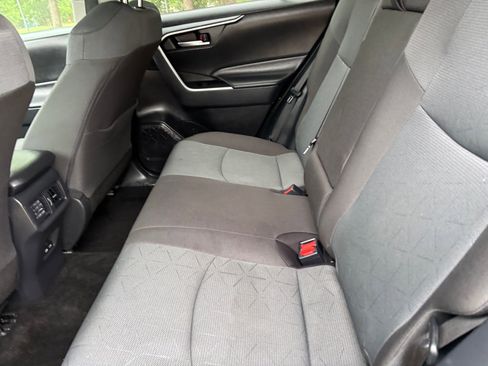 Used 2025 Toyota RAV4 XLE image 27