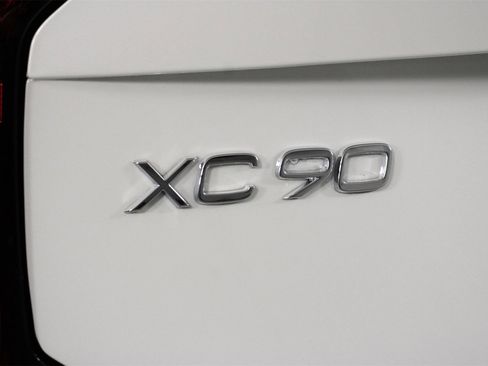 Certified 2025 Volvo XC90 B6 Plus w/ Protection Package Premier image 19