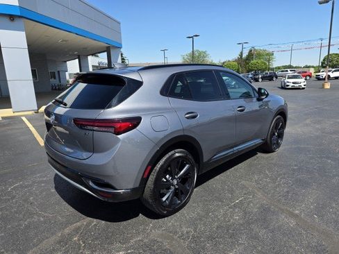 Used 2022 Buick Envision Preferred FWD image 2