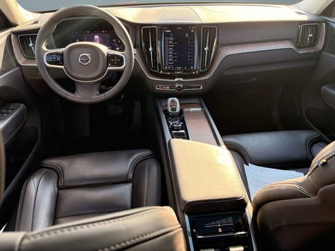 Certified 2023 Volvo XC60 B5 Ultimate w/ Protection Package Premier image 17