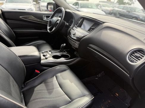 Used 2019 INFINITI QX60 Luxe w/ Essential Package FWD image 12