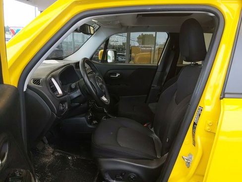 Used 2016 Jeep Renegade Latitude w/ Popular Equipment Group AWD/4WD image 14