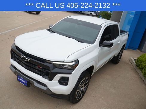 Used 2024 Chevrolet Colorado Z71 w/ Z71 Convenience Package 2 AWD/4WD image 15