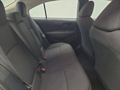 Used 2022 Toyota Corolla LE image 19