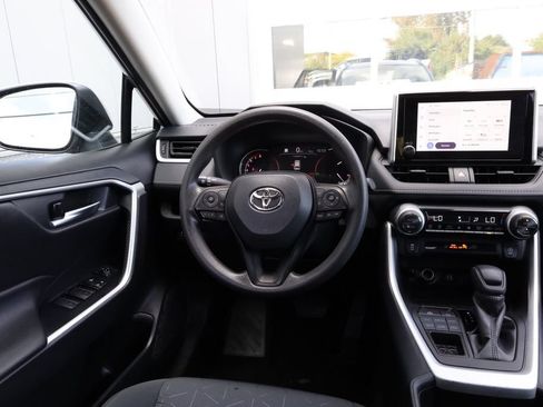 Certified 2025 Toyota RAV4 XLE AWD/4WD image 30
