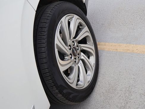 Used 2024 Lincoln Navigator Premiere AWD/4WD image 41