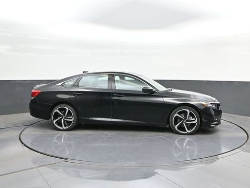 Used 2018 Honda Accord Sport image 26