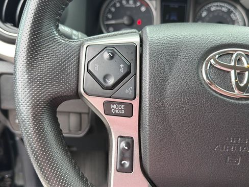 Used 2022 Toyota Tacoma SR5 RWD image 20