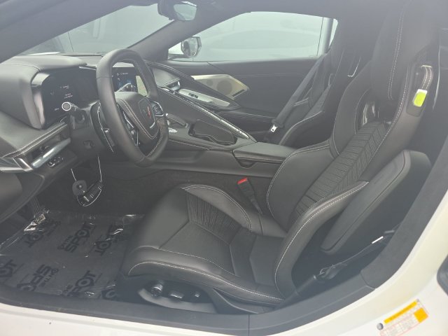 Used 2025 Chevrolet Corvette Stingray Premium Cpe w/ Z51 Performance Package RWD image 8
