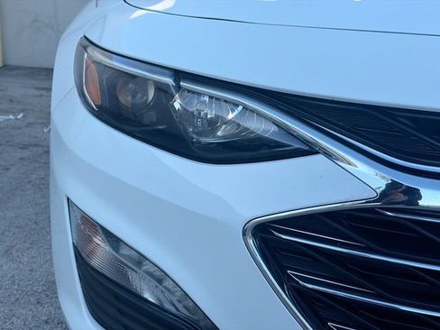 Used 2025 Chevrolet Malibu LT FWD image 32