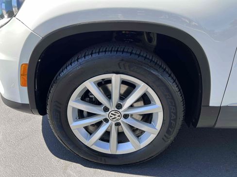 Used 2017 Volkswagen Tiguan Wolfsburg Edition FWD image 79