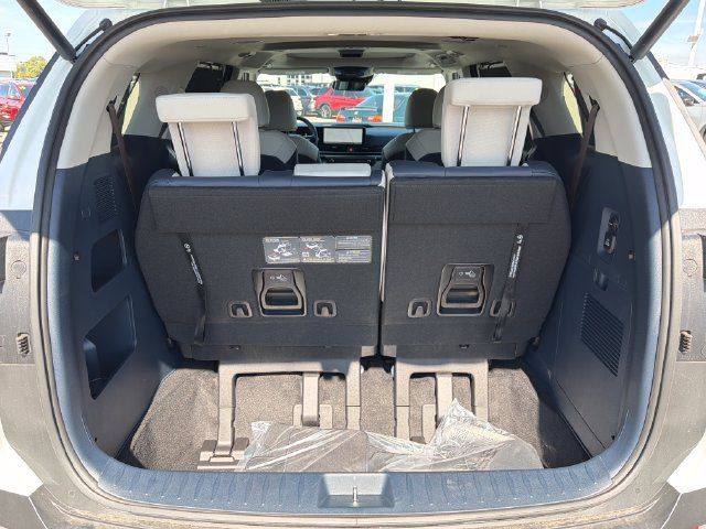 New 2027 Kia Carnival SX w/ Dark Edition Package FWD image 25