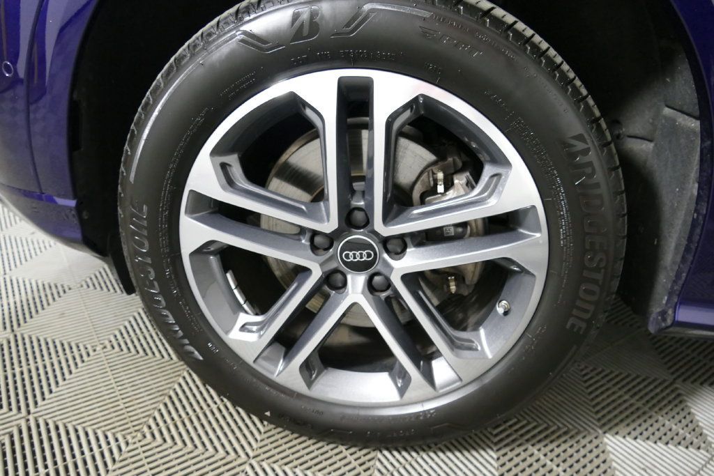 Certified 2025 Audi Q5 Premium w/ Convenience Package AWD/4WD image 9