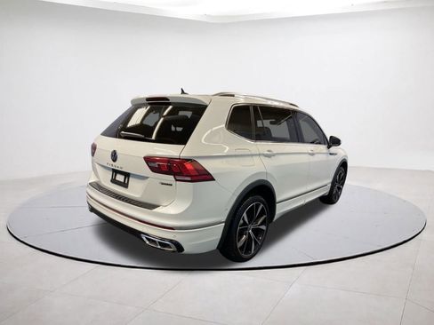 Used 2022 Volkswagen Tiguan SEL R-Line image 6