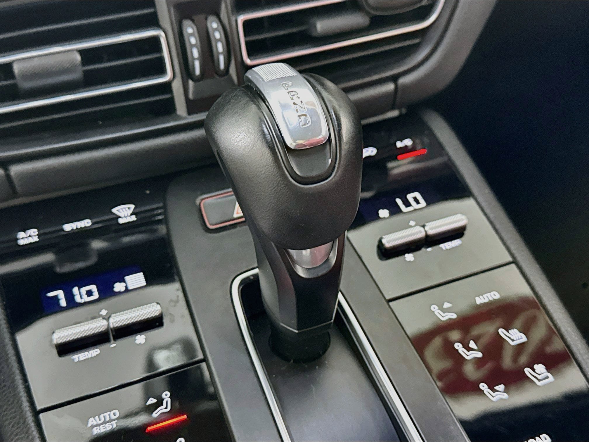 Used 2023 Porsche Macan AWD/4WD image 20