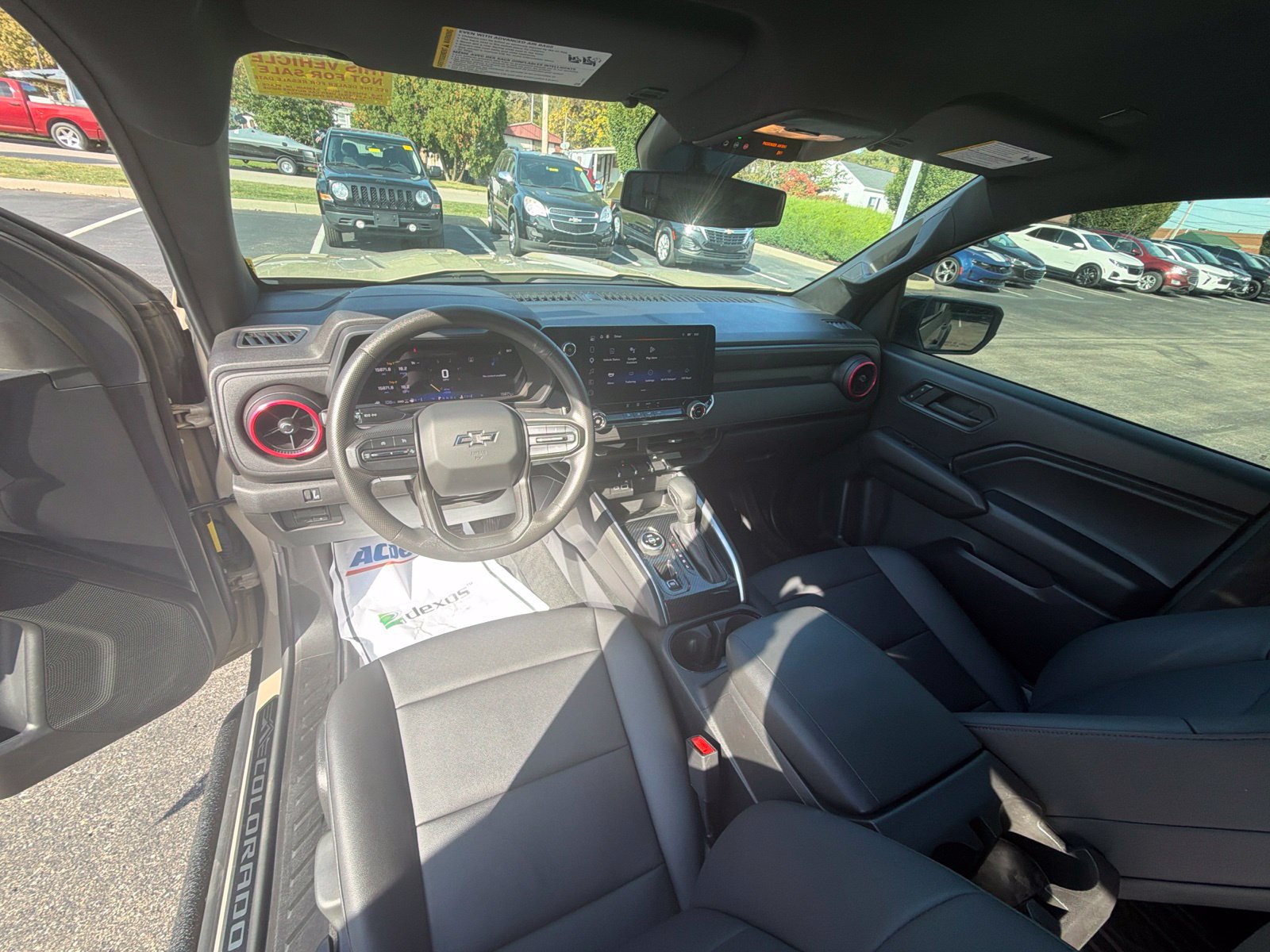 Used 2024 Chevrolet Colorado Trail Boss w/ LPO, Dark Essentials Package AWD/4WD image 24