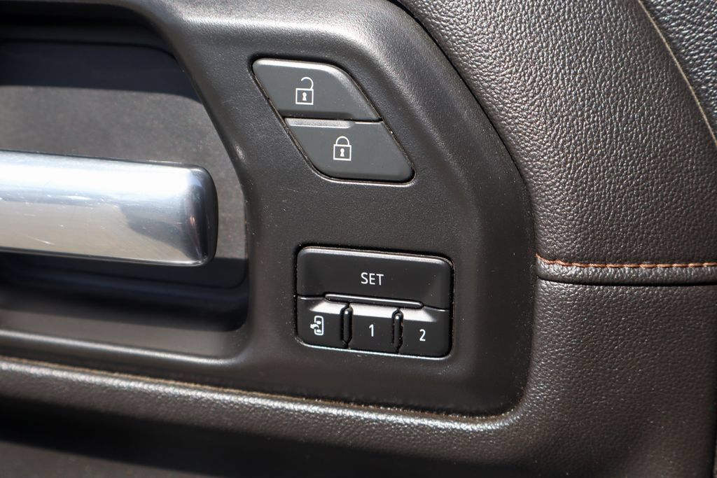Used 2023 GMC Sierra 2500 AT4 w/ AT4 Preferred Package AWD/4WD image 19