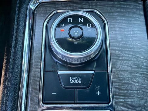 Used 2021 Ford Expedition Limited image 32