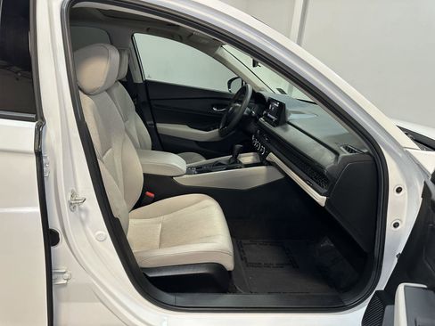Certified 2024 Honda Accord EX image 39