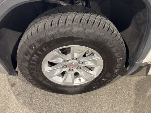 Used 2020 GMC Sierra 1500 SLE w/ SLE Value Package image 36