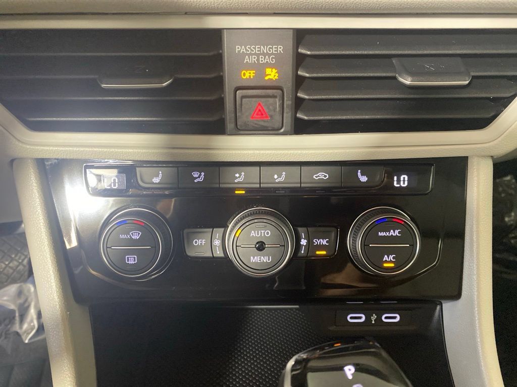 Used 2024 Volkswagen Jetta SE FWD image 20