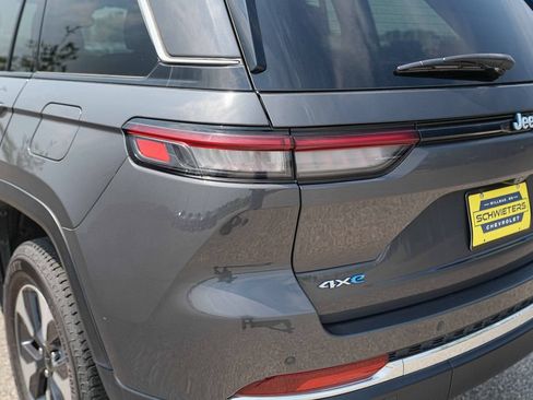Used 2024 Jeep Grand Cherokee Limited 4xe AWD/4WD image 9