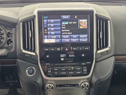 Used 2019 Toyota Land Cruiser image 27