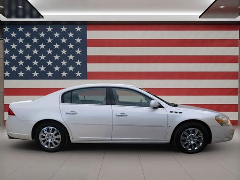 Used 2009 Buick Lucerne CXL w/ Driver Confidence Package image 6