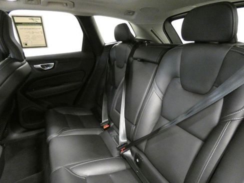 Used 2023 Volvo XC60 B5 Ultimate w/ Climate Package FWD image 39