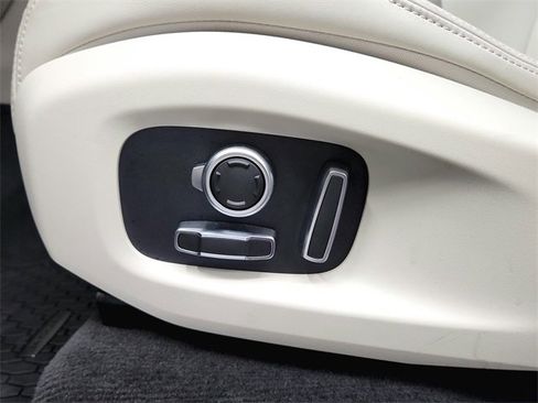 Used 2025 Jaguar F-PACE R-Dynamic S image 29