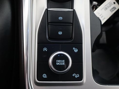 Used 2020 Ford Explorer Platinum w/ Premium Technology Package AWD/4WD image 32