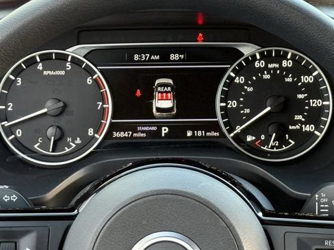 Used 2023 Nissan Rogue SV FWD image 15