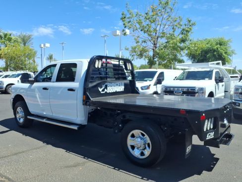 Used 2024 RAM 2500 Tradesman w/ Chrome Appearance Group AWD/4WD image 6