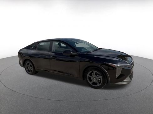 Used 2025 Kia K4 FWD image 2