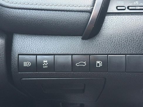 Used 2018 Toyota Camry SE image 29