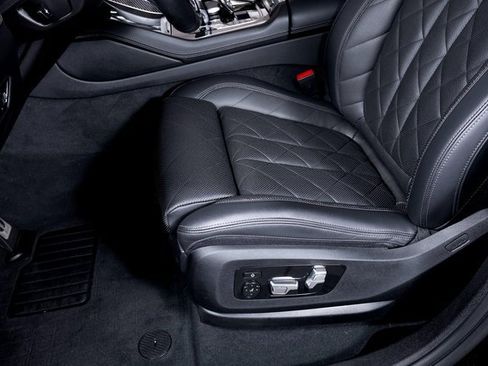 Used 2023 BMW X6 M50i w/ Parking Assistance Package image 19