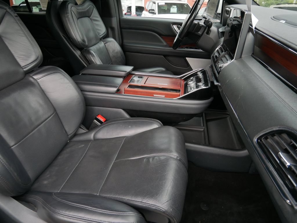 Used 2023 Lincoln Navigator Reserve AWD/4WD image 11