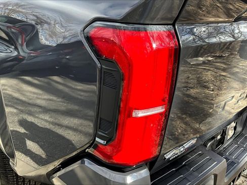 Certified 2025 Toyota Tacoma SR5 image 26