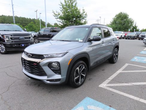 Used 2023 Chevrolet TrailBlazer RS w/ Convenience Package AWD/4WD image 3